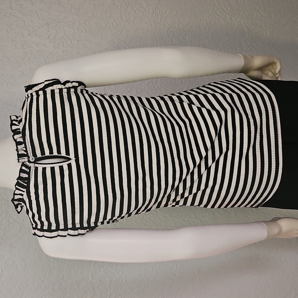 HAYDEN Horizontal Striped Black and White Monochrome Ruffle Sleeveless Top - Picture 5 of 7